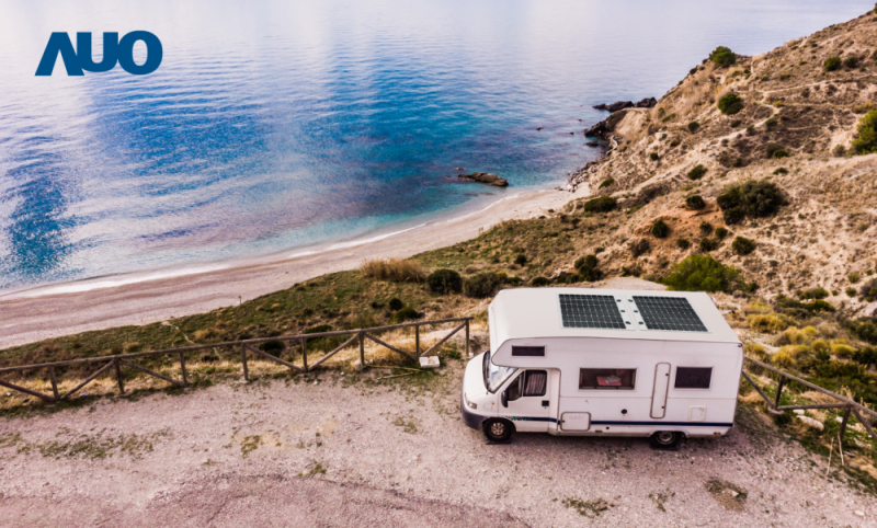 「可撓輕量化太陽光電板SunCurva」使用輕量特殊耐候型複合板取代傳統太陽能板的玻璃前板，不僅降低70%重量，每米平方僅3Kg；具有抗衝擊性能及通過電磁相容性測試，可應用於交通運輸工具，如露營車、遊艇等